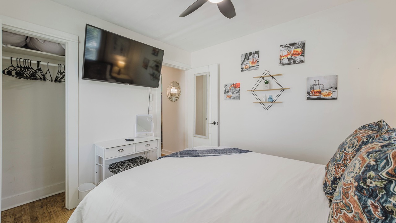Photo of Bedroom in Wyandotte