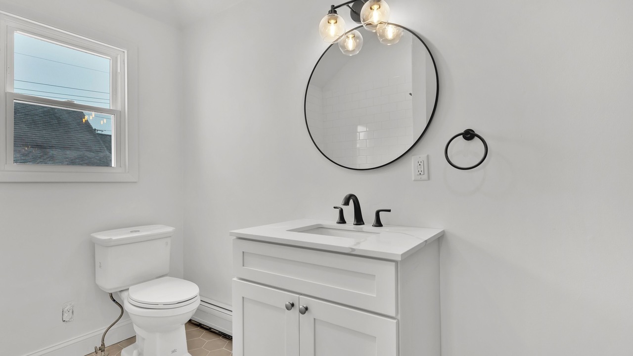 Photo of Bathroom in Wall
