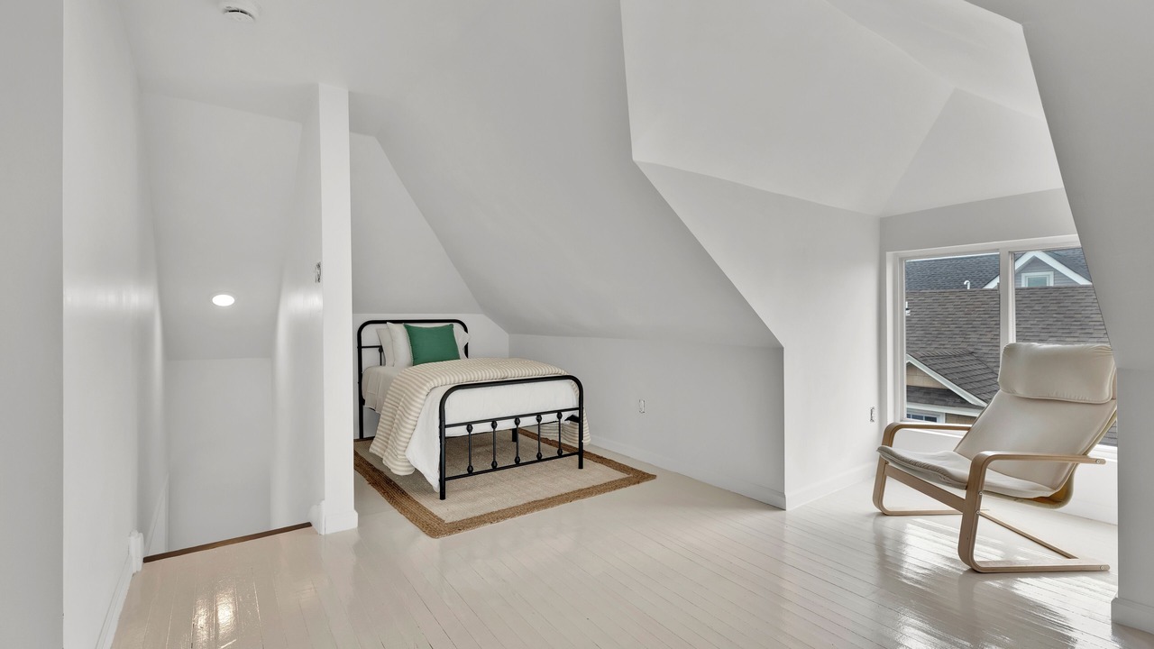 Photo of Bedroom in Wall