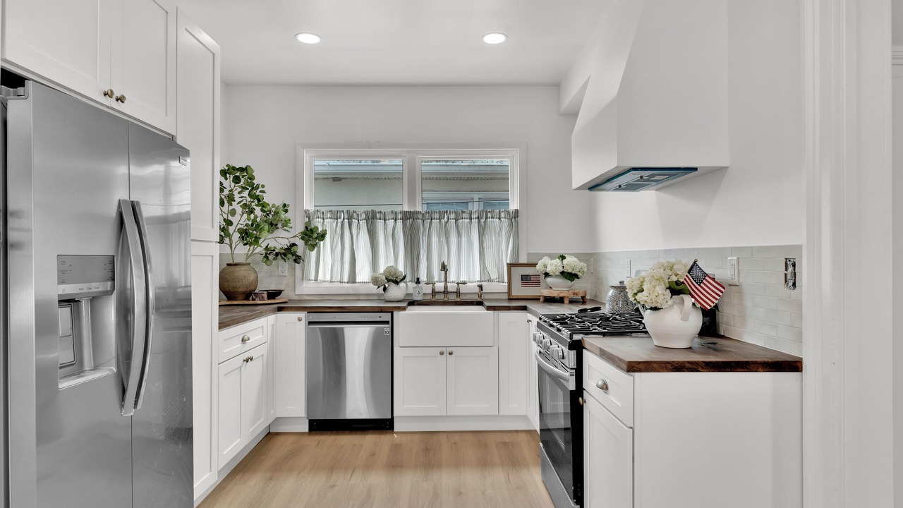 Photo of Kitchen in Wall