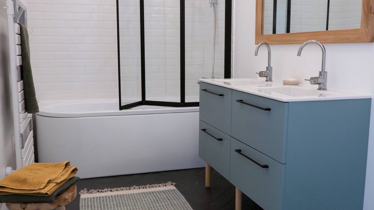 Photo of Bathroom in Port-Sainte-Foy-et-Ponchapt