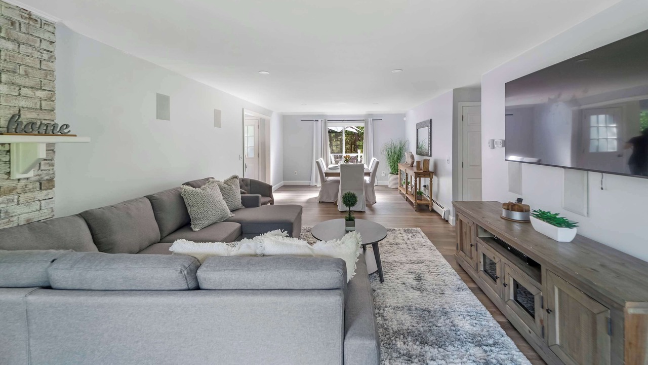 Photo of Livingroom in North Falmouth