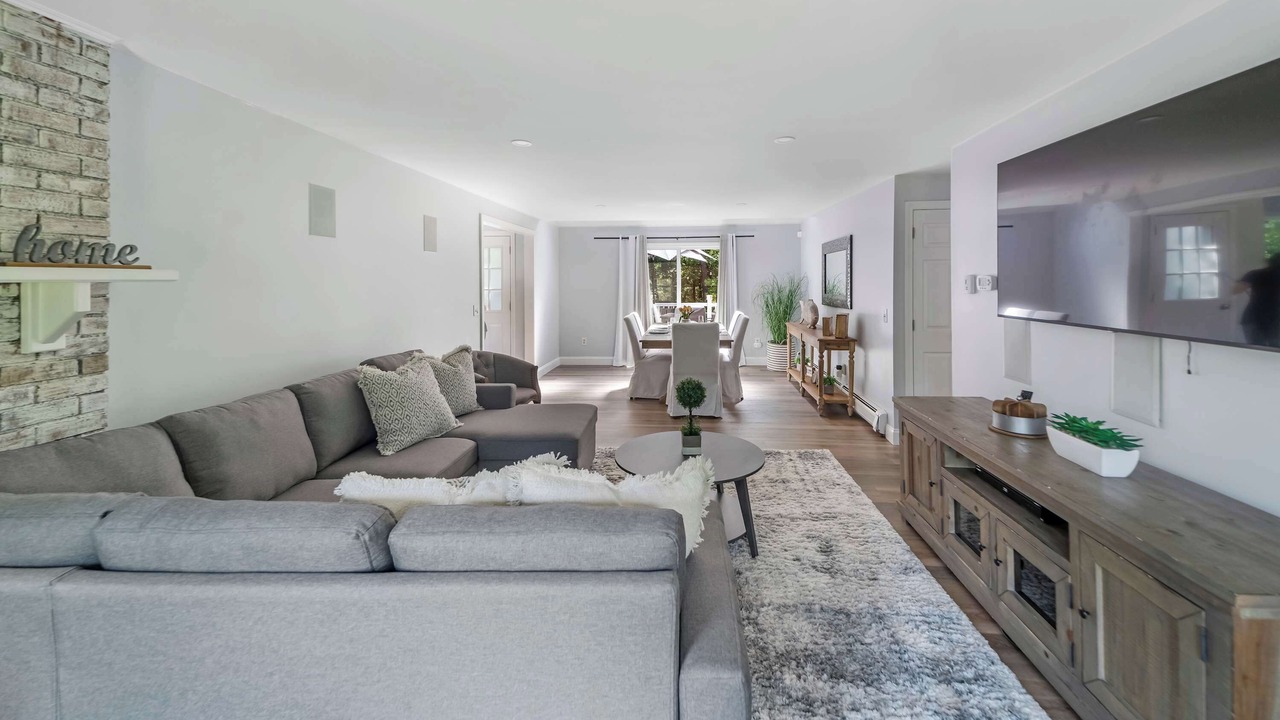 Photo of Livingroom in North Falmouth