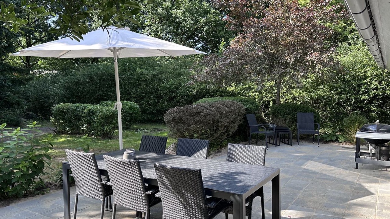 Photo of Others in Skygge