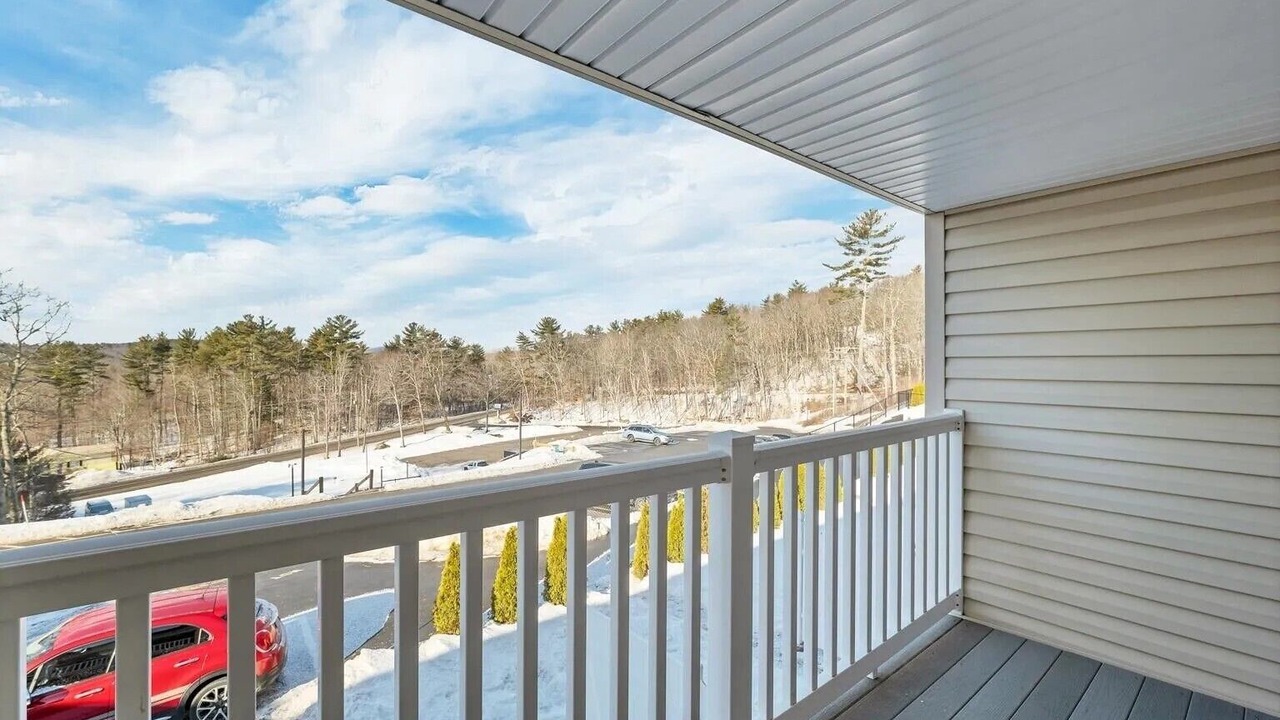 Photo of Patio Balcony in Weirs Beach