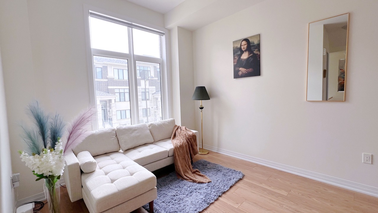 Photo of Livingroom in Richmond Hill