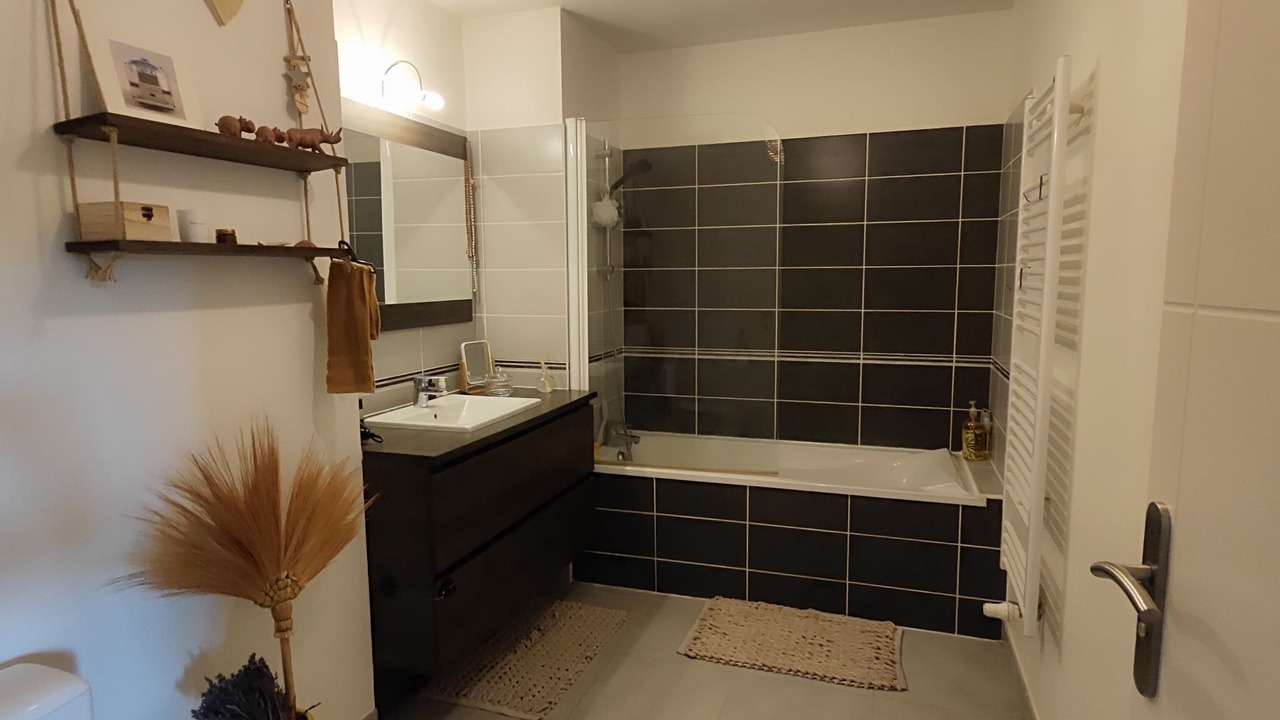 Photo of Bathroom in Le Cres