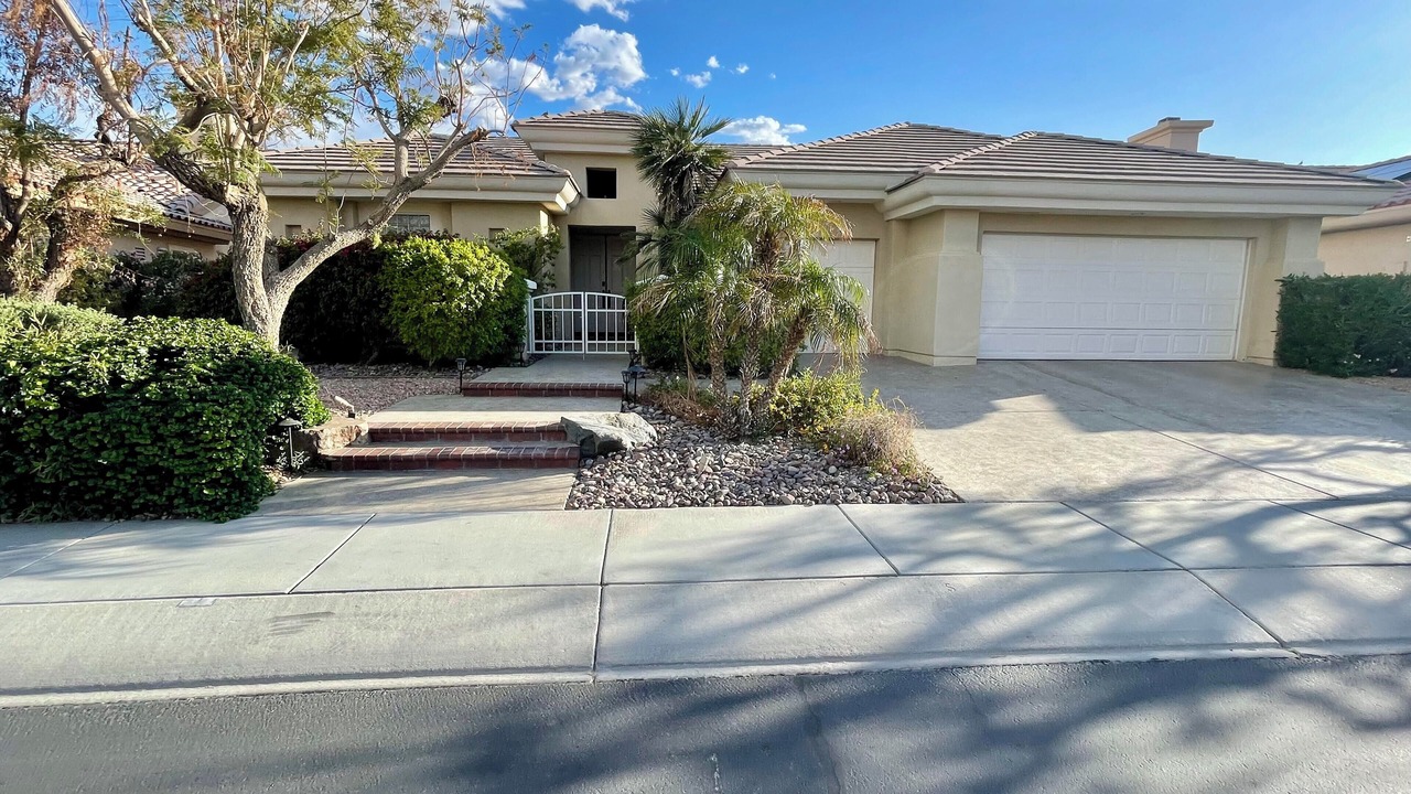 Photo of Outdoor in Desert Palms
