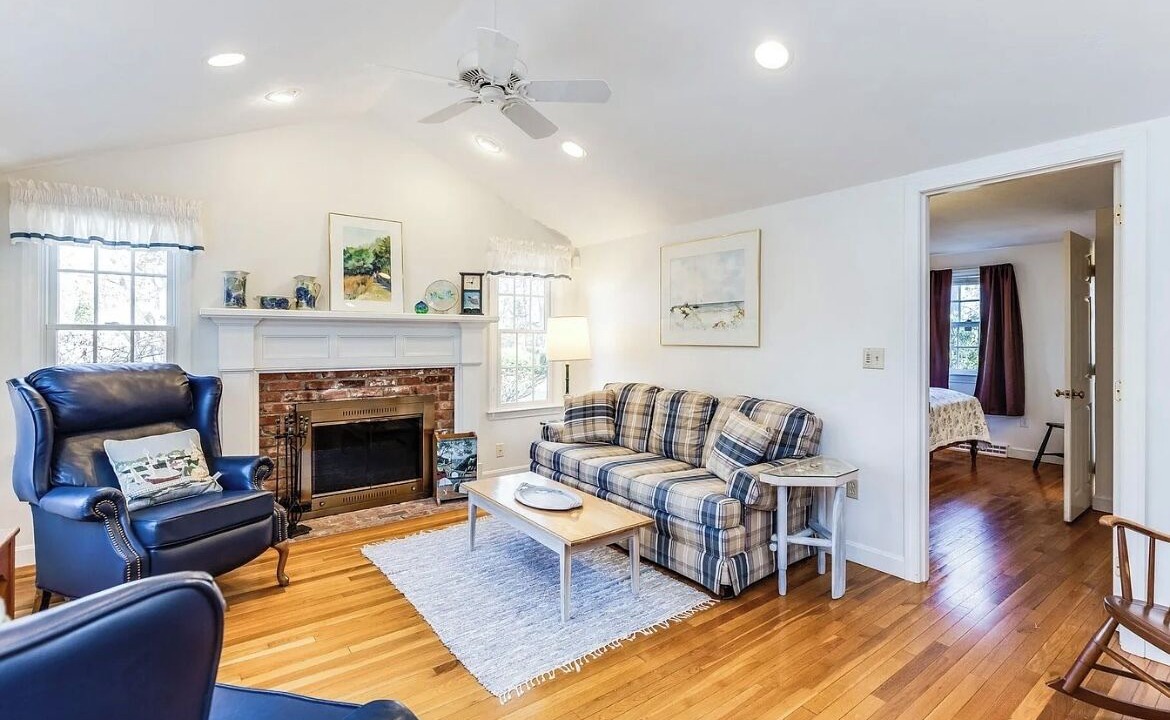 Photo of Livingroom in Northwest Harwich