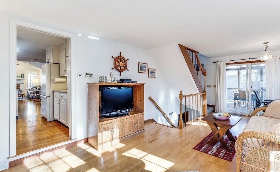 Photo of Livingroom in Northwest Harwich