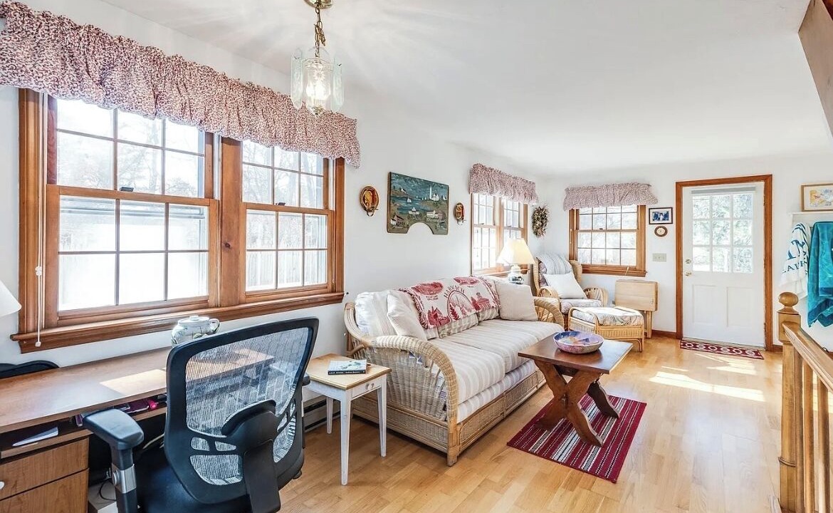 Photo of Livingroom in Northwest Harwich