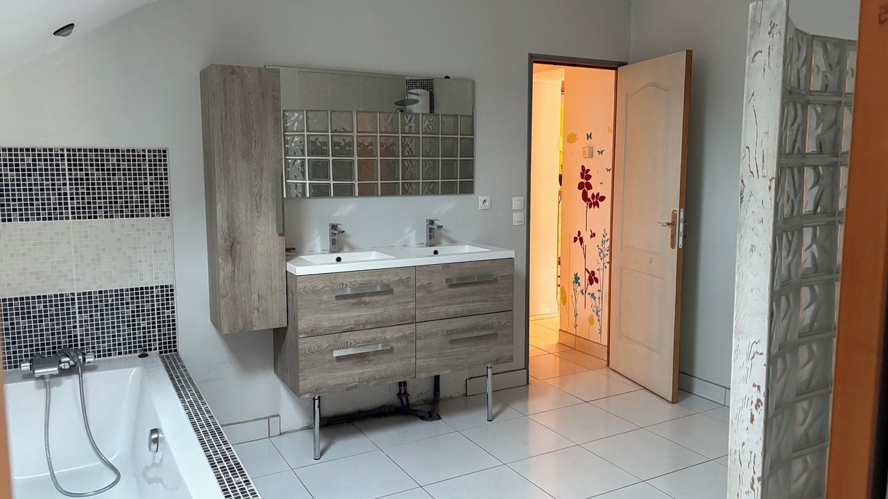 Photo of Bathroom in Saint-Mars-d'Outille