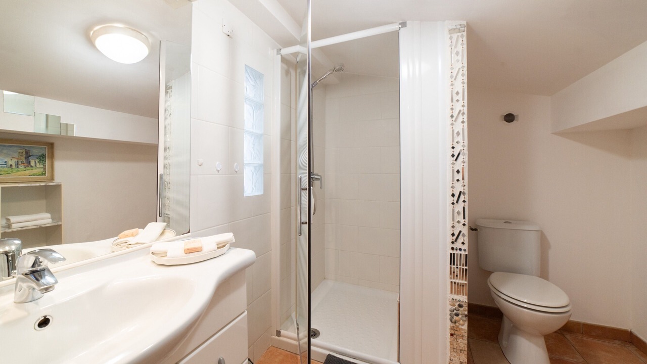Photo of Bathroom in Maureillas-Las-Illas