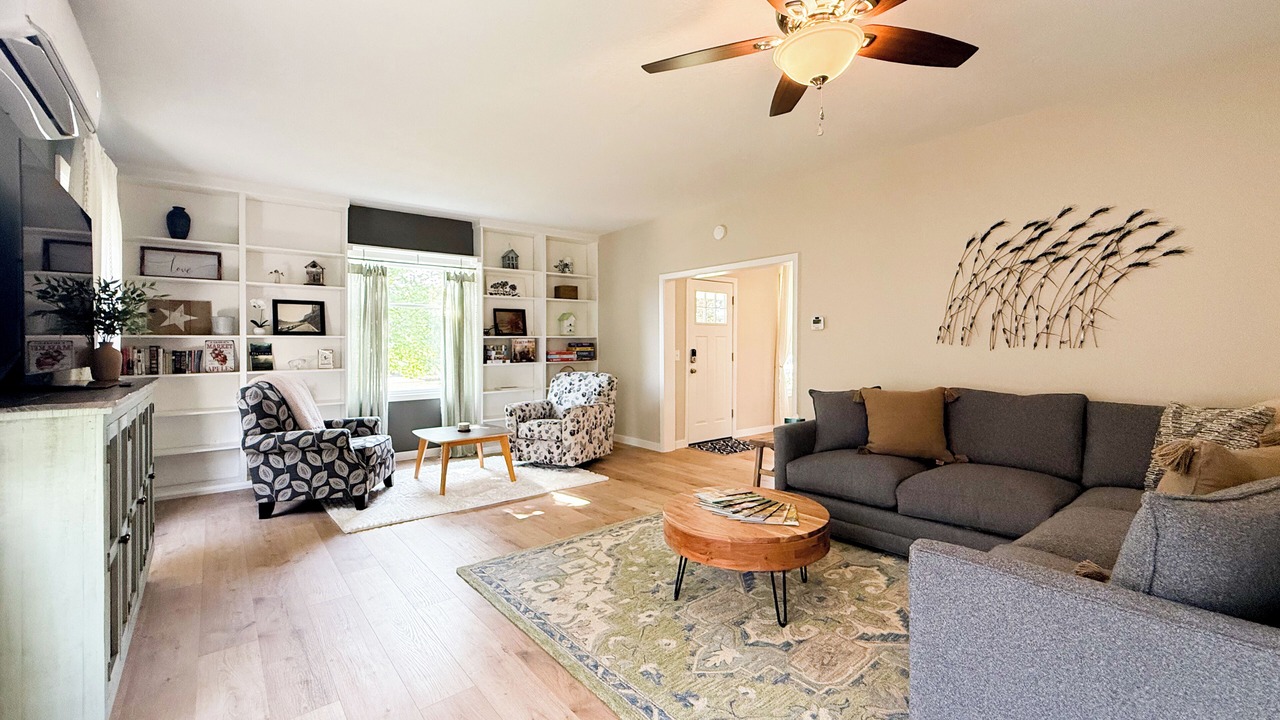 Photo of Livingroom in Carlton