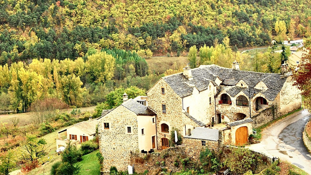 Photo of Others in Mostuejouls