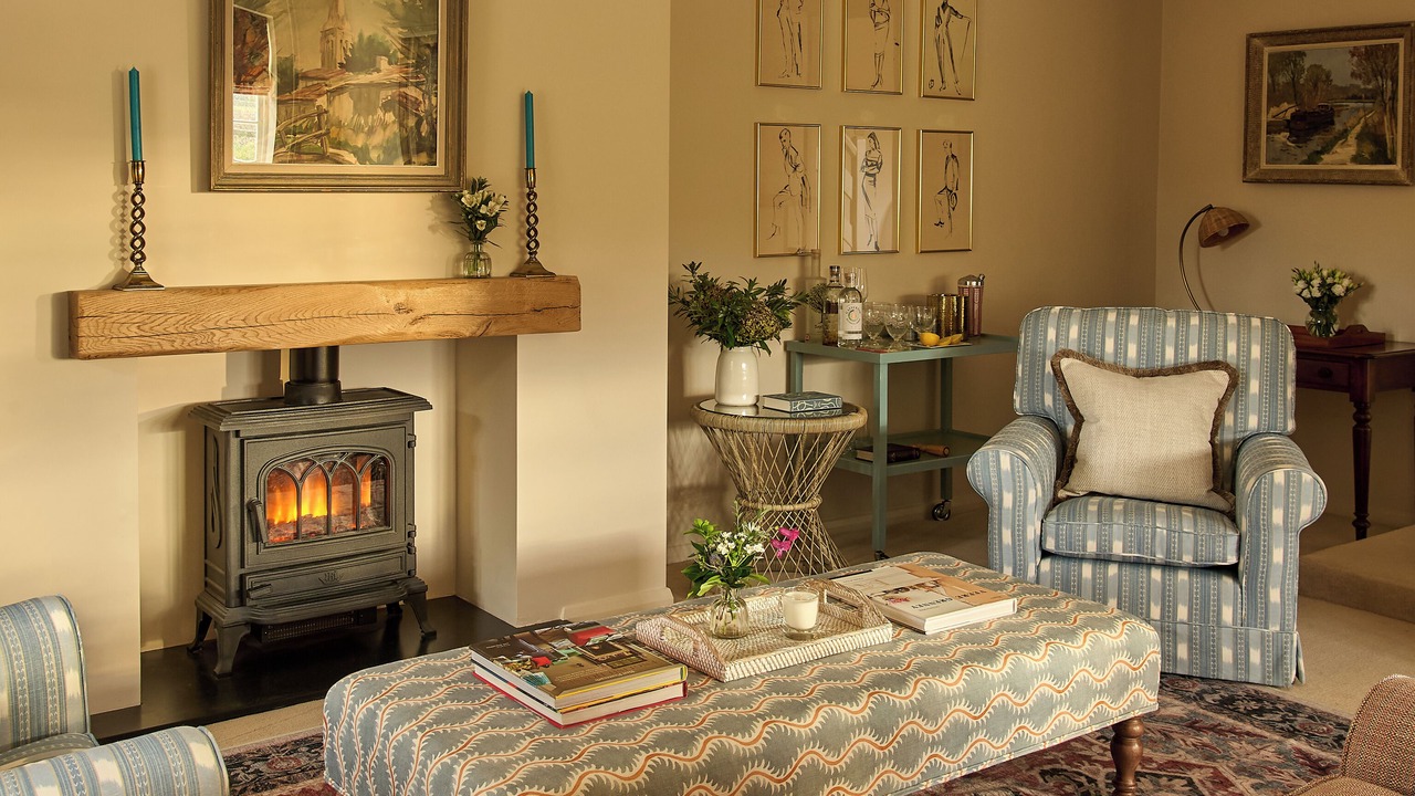 Photo of Livingroom in Lower Froyle