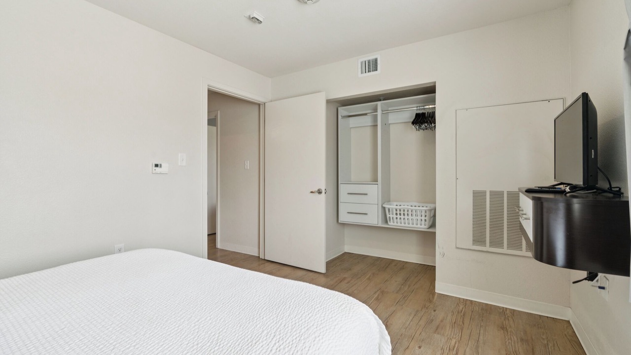 Photo of Bedroom in Far North Central