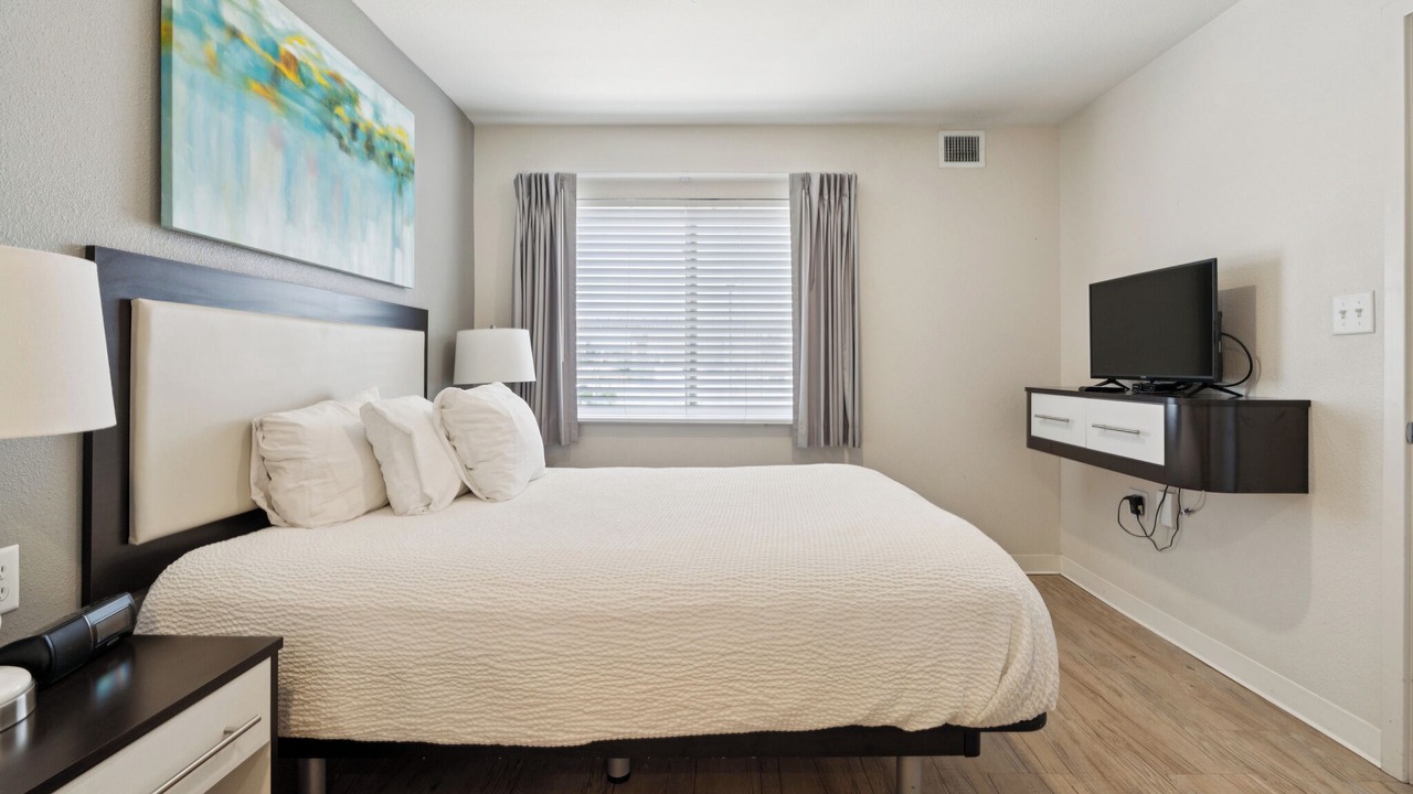 Photo of Bedroom in Far North Central