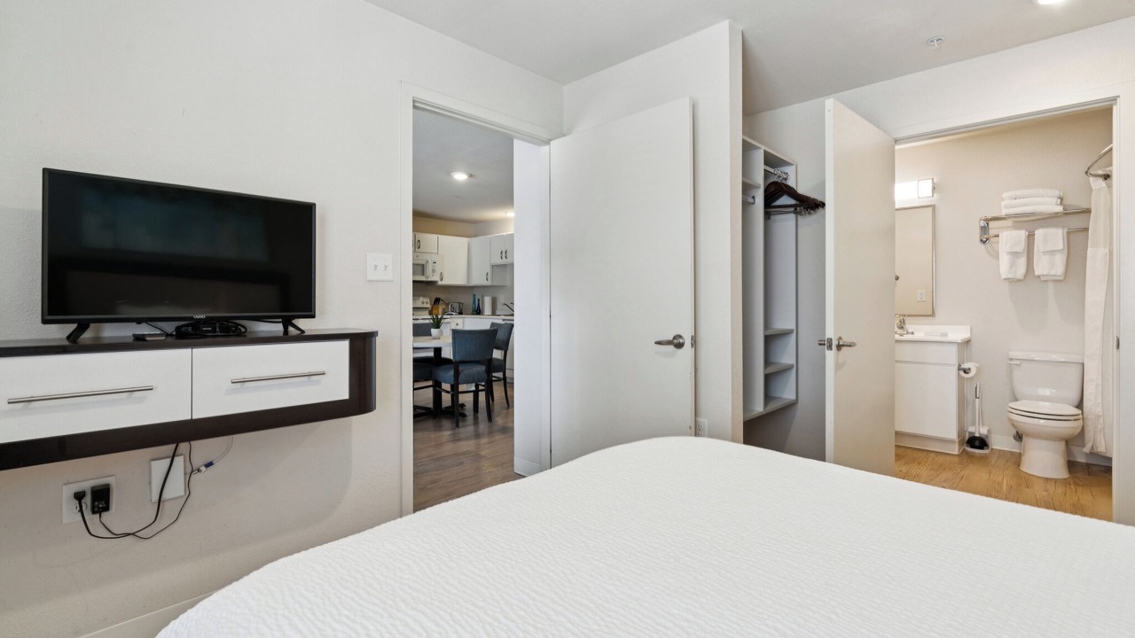 Photo of Bedroom in Far North Central