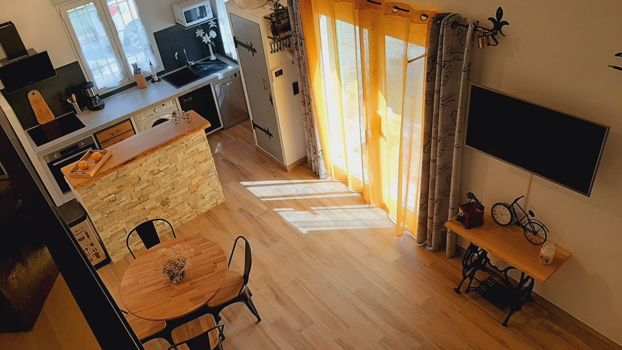 Photo of Others in Gilette