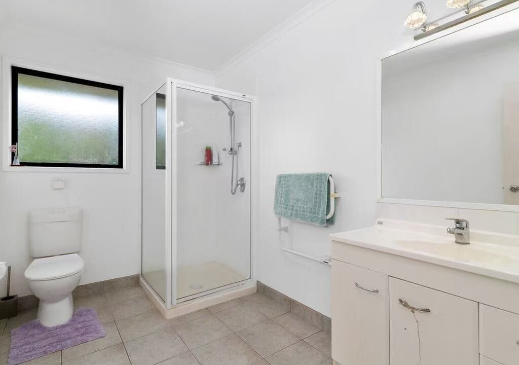 Photo of Bathroom in Kawaha Point