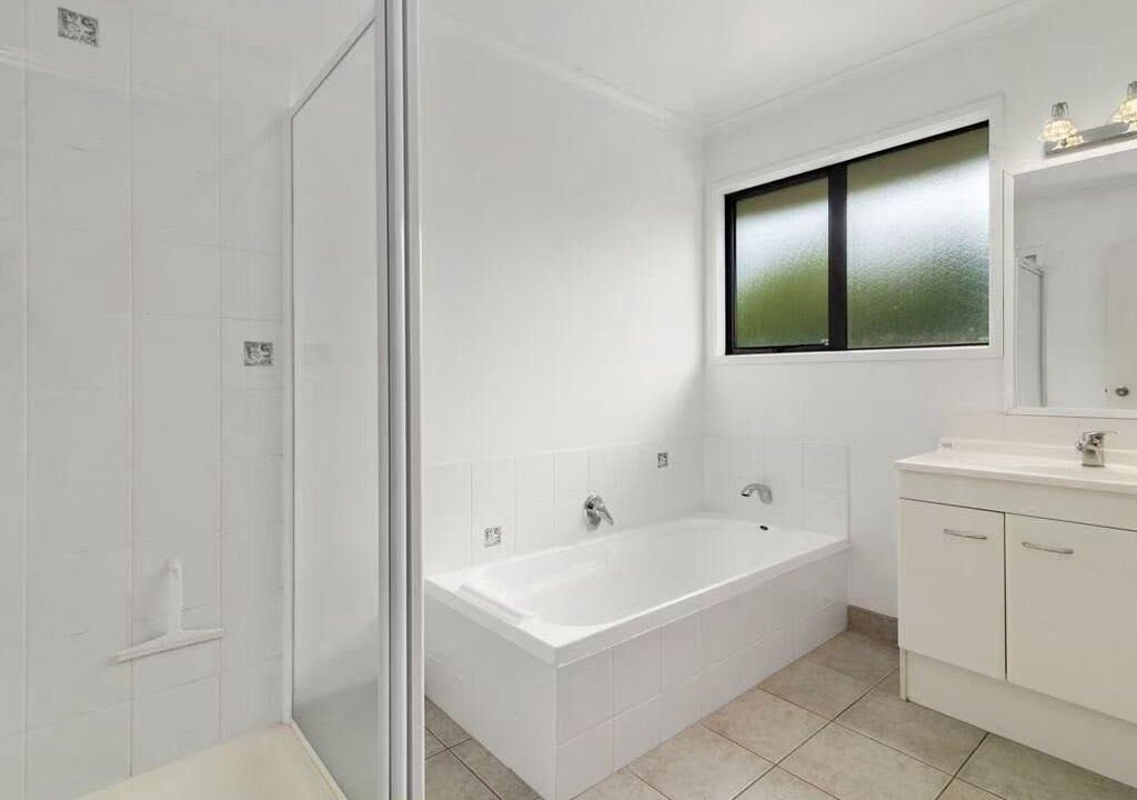 Photo of Bathroom in Kawaha Point