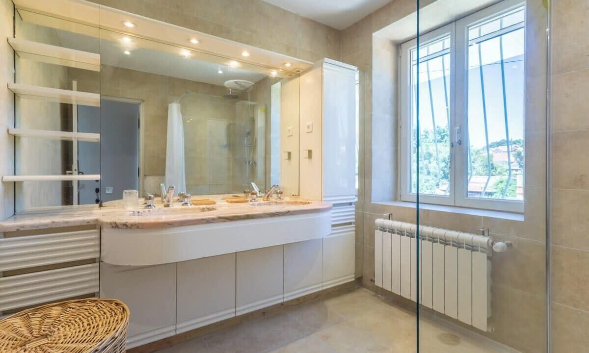 Photo of Bathroom in Saint-Henri