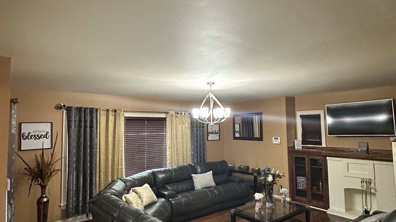 Photo of Livingroom in Maywood