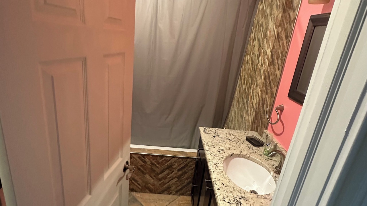 Photo of Bathroom in Maywood