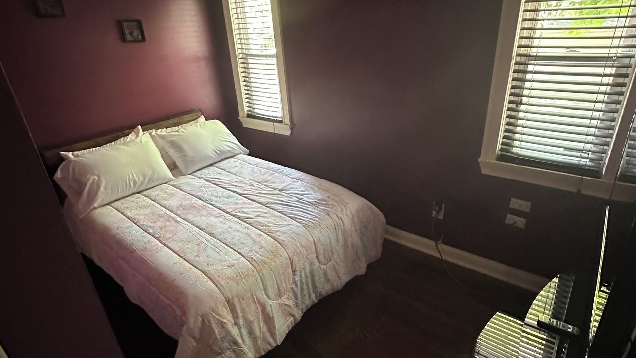 Photo of Bedroom in Maywood