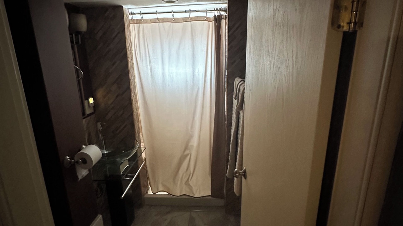 Photo of Bathroom in Maywood