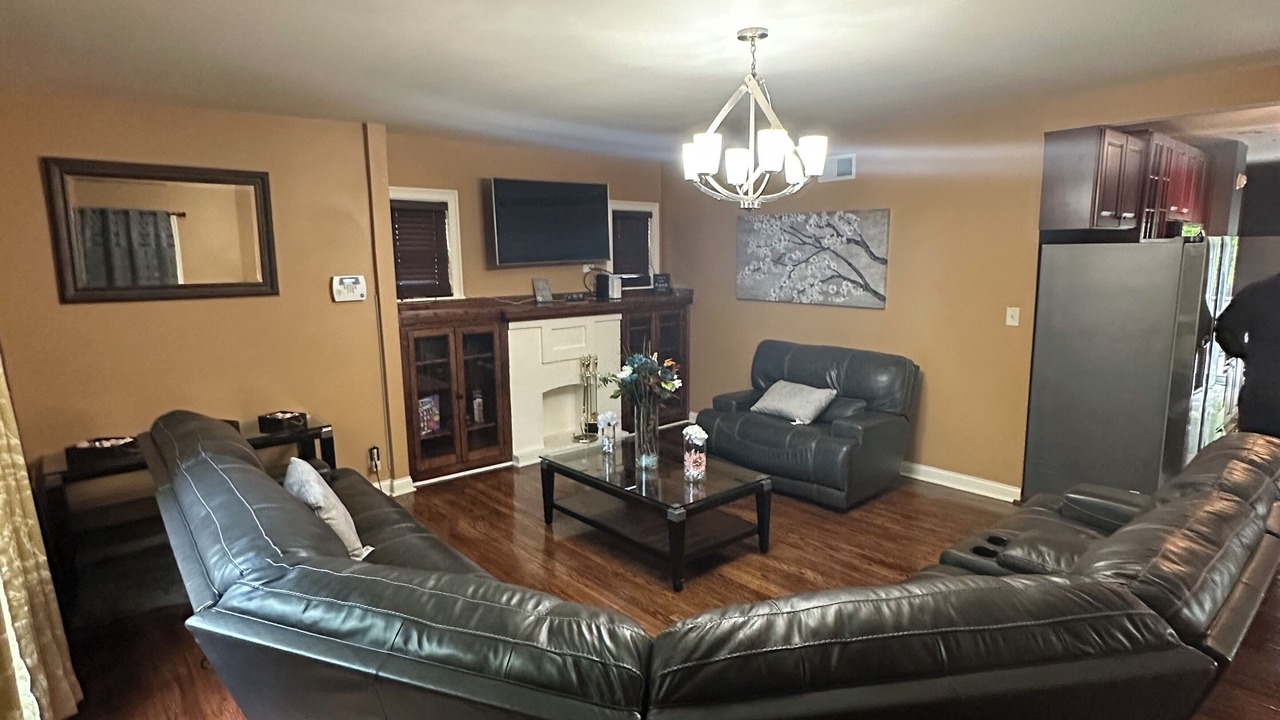 Photo of Livingroom in Maywood