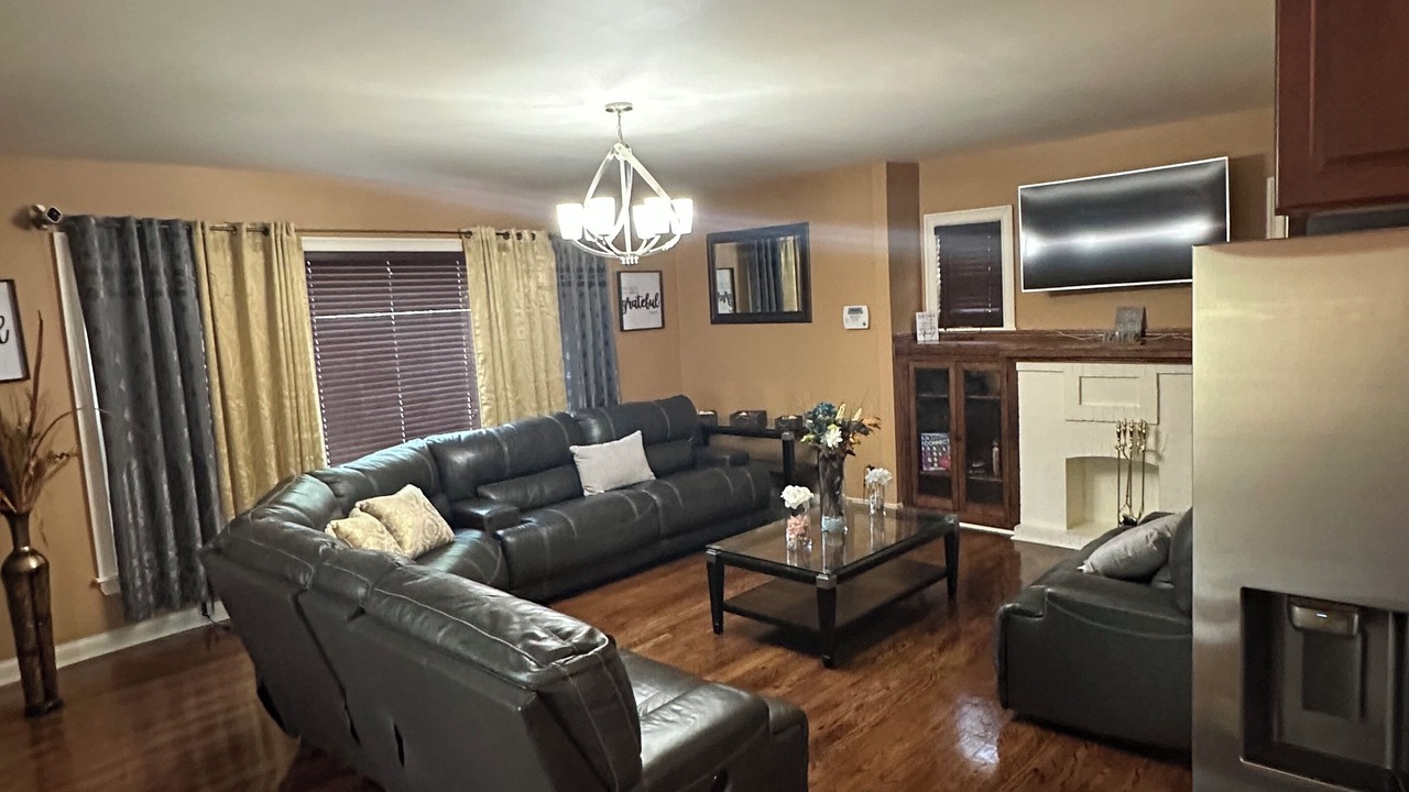 Photo of Livingroom in Maywood