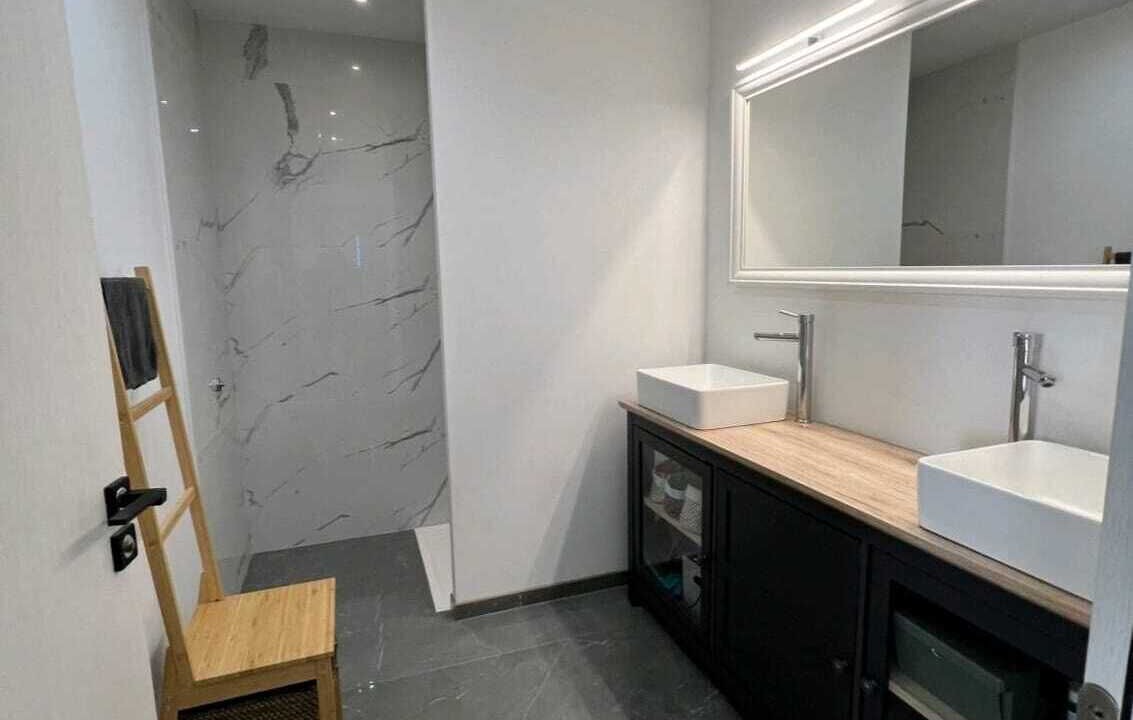 Photo of Bathroom in Thuir