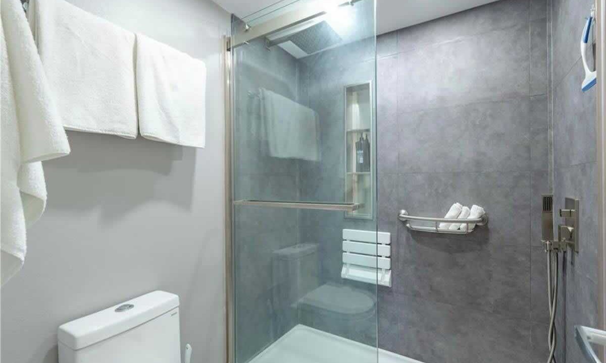 Photo of Bathroom in Lake of the Ozarks