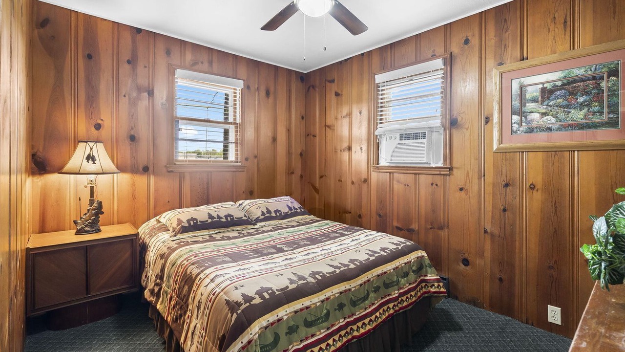 Photo of Bedroom in Branson West