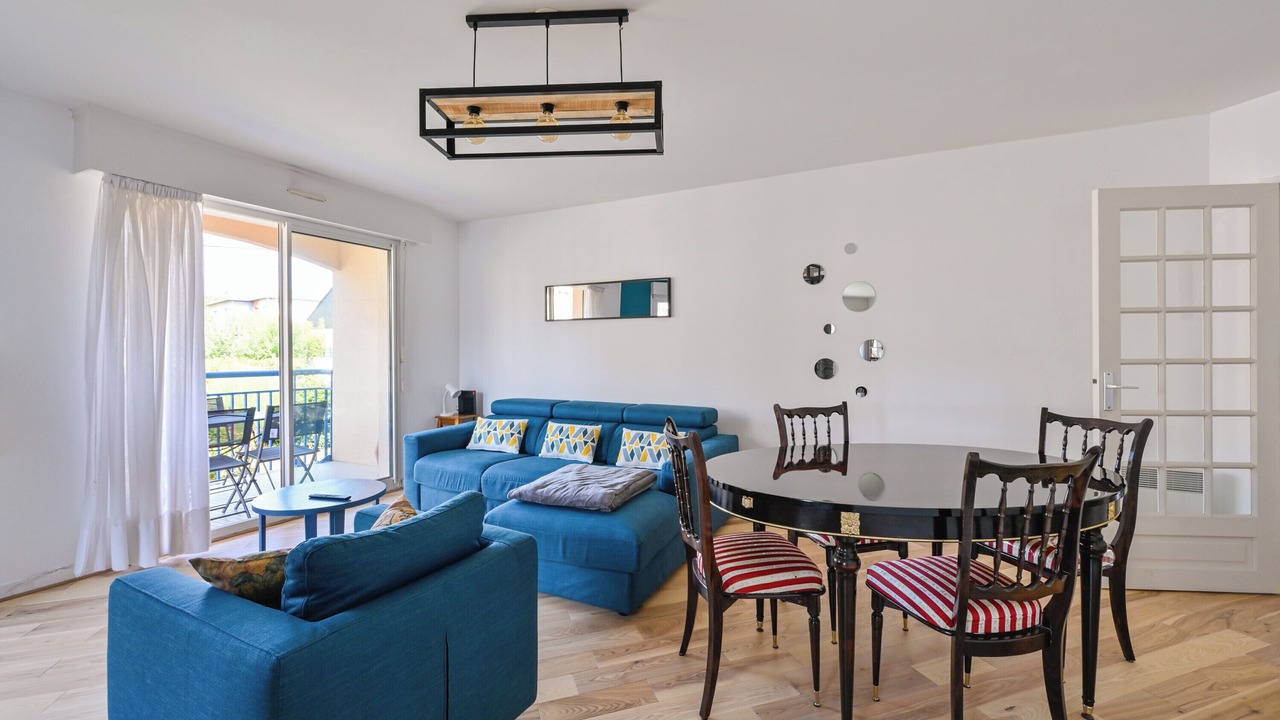 Photo of Livingroom in Saint-Marc-sur-Mer