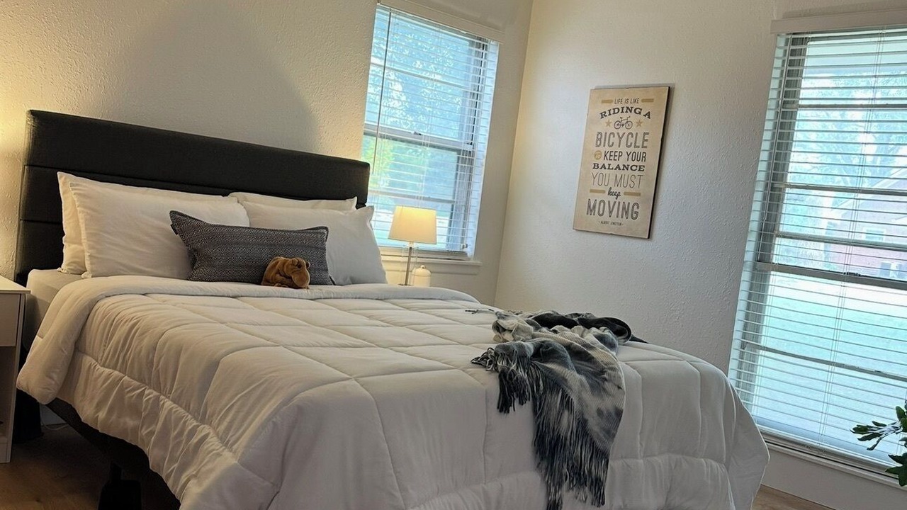 Photo of Bedroom in Plainview