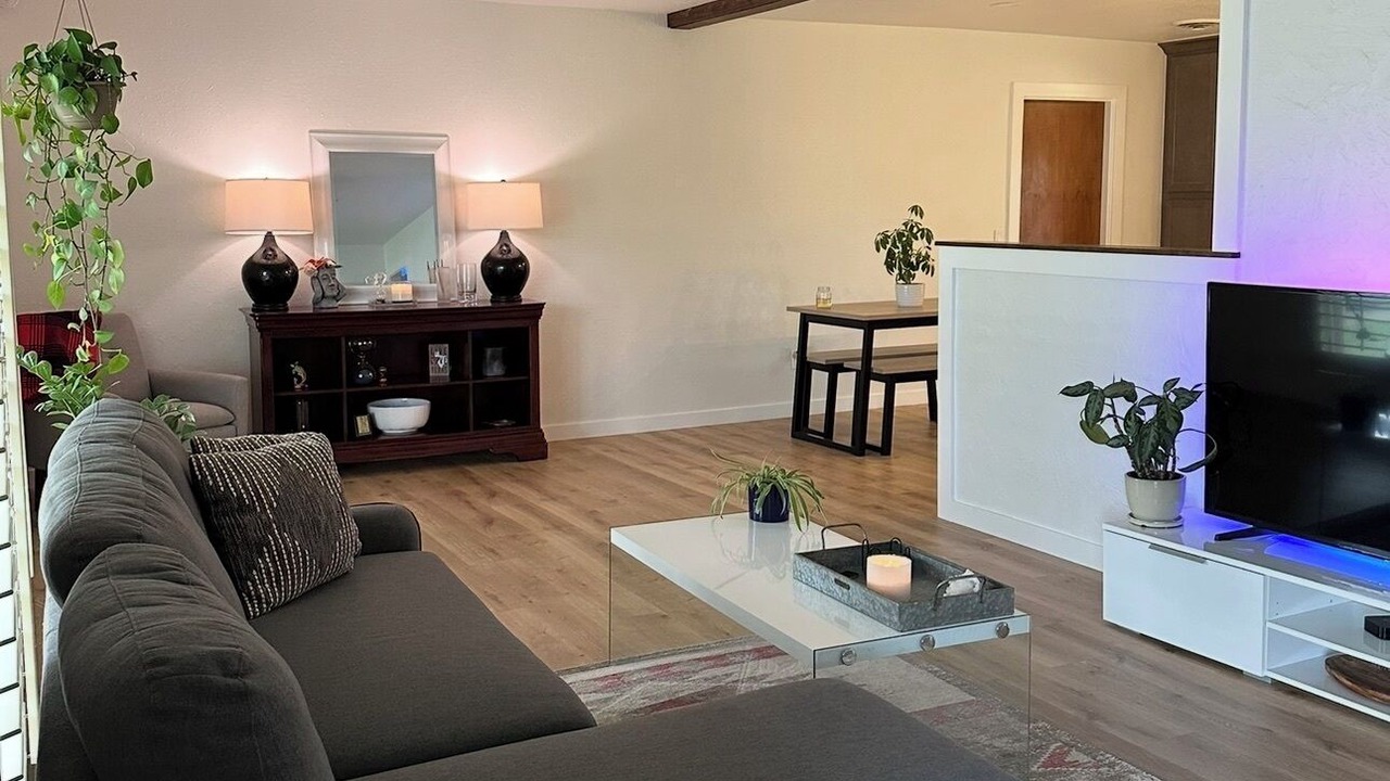 Photo of Livingroom in Plainview