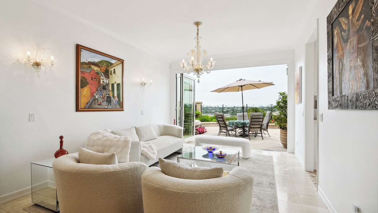 Photo of Livingroom in Newport Beach