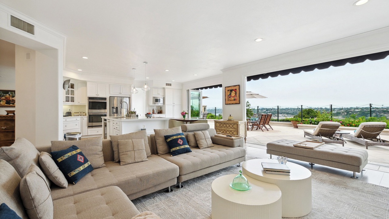 Photo of Livingroom in Newport Beach