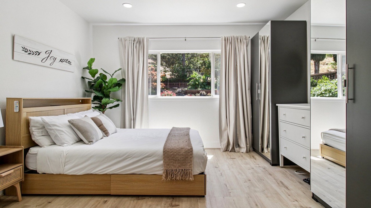 Photo of Bedroom in Martinez