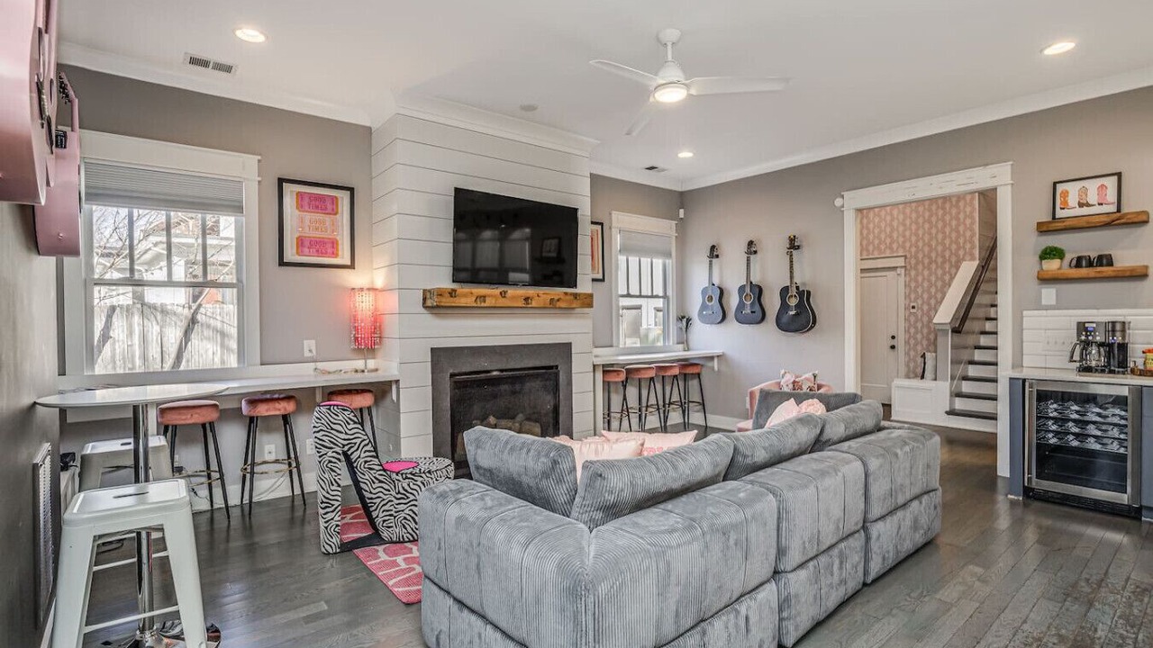 Photo of Livingroom in Historic Waverly