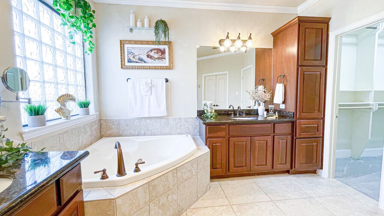 Photo of Bathroom in Coffeyville
