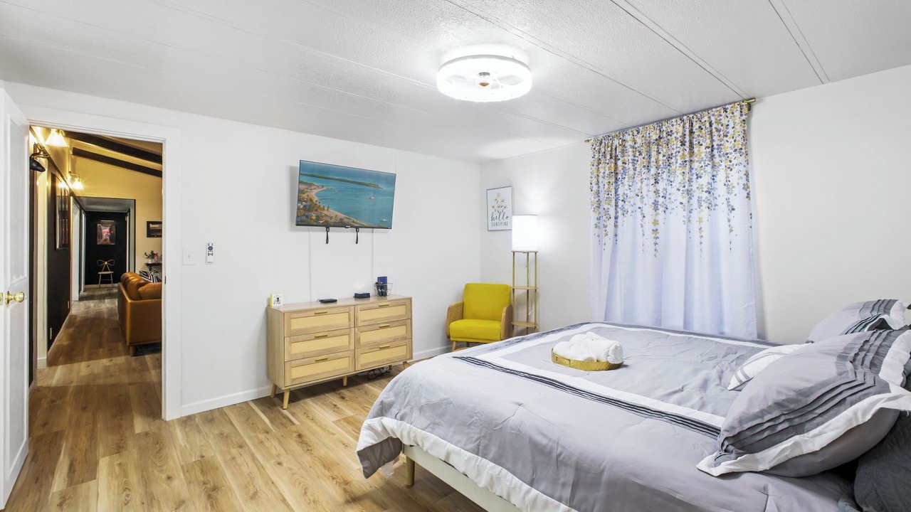 Photo of Bedroom in Far North Central