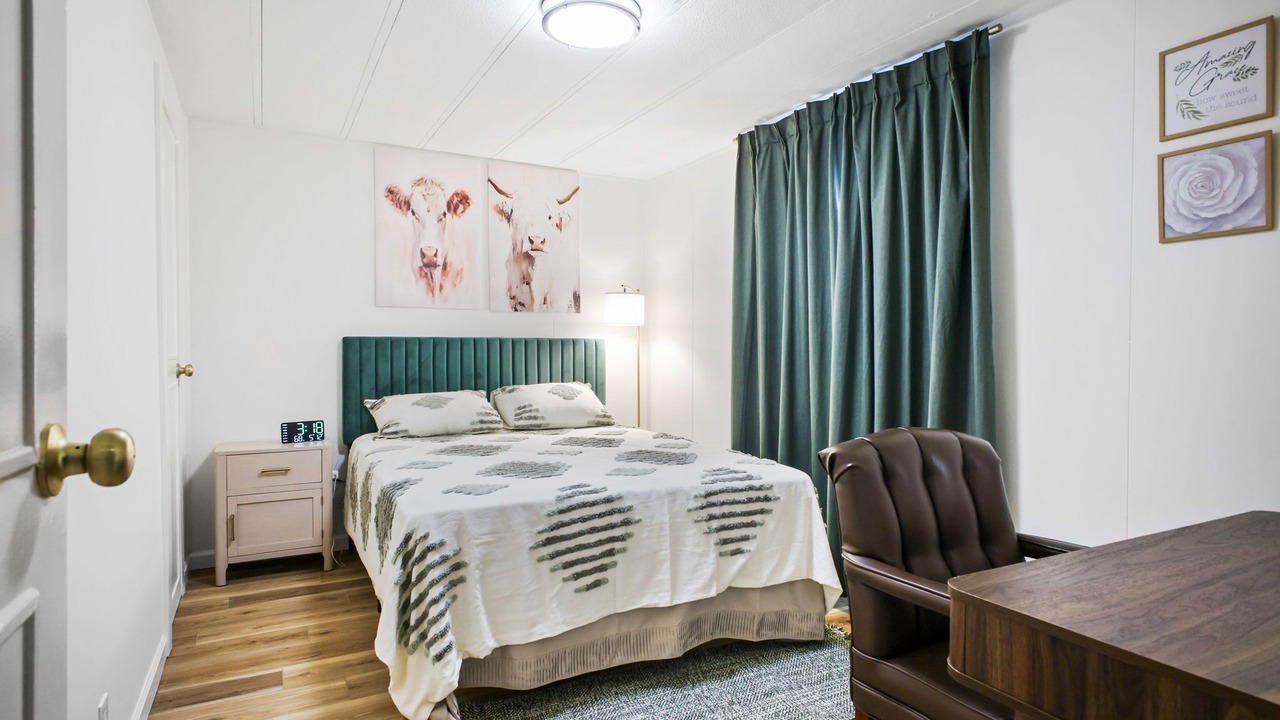 Photo of Bedroom in Far North Central