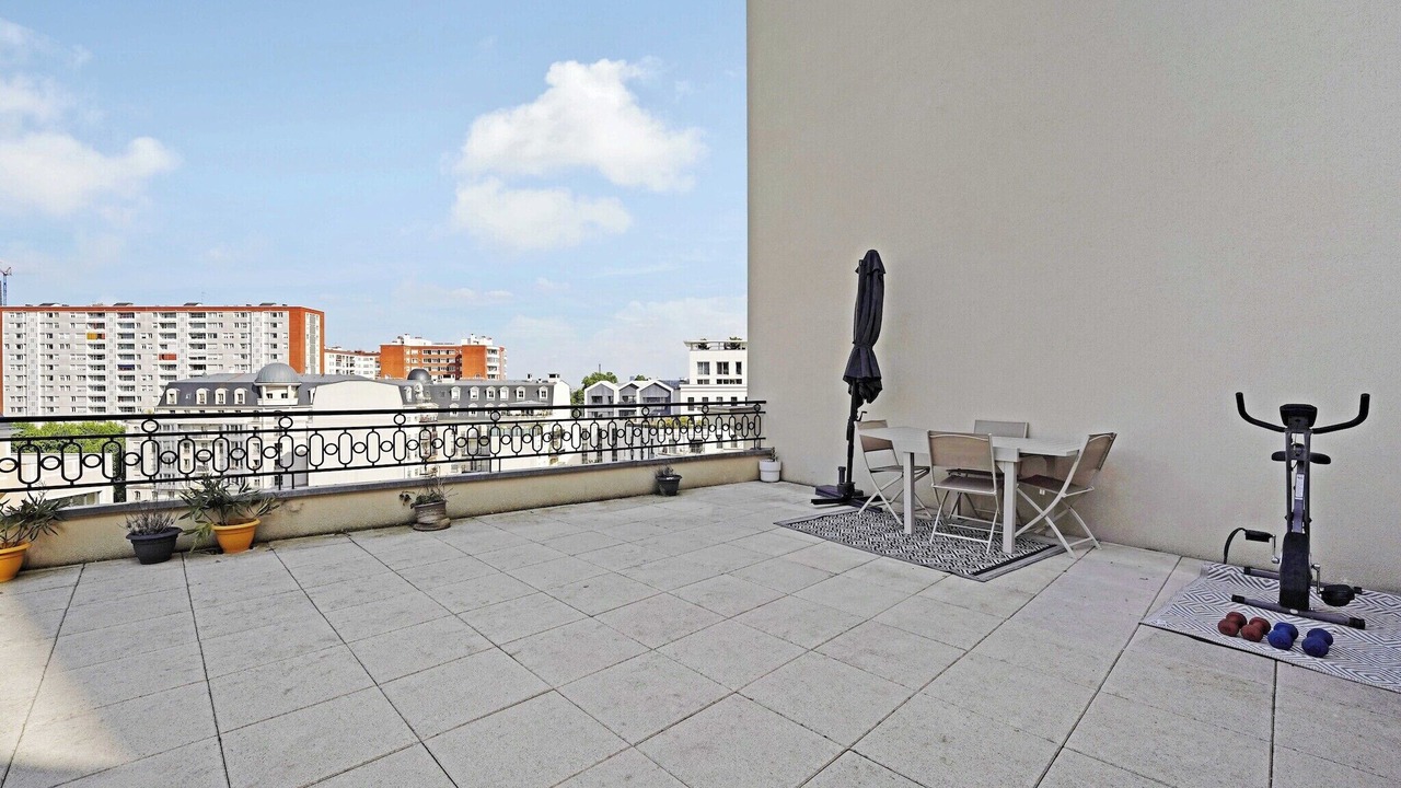 Photo of Others in Puteaux
