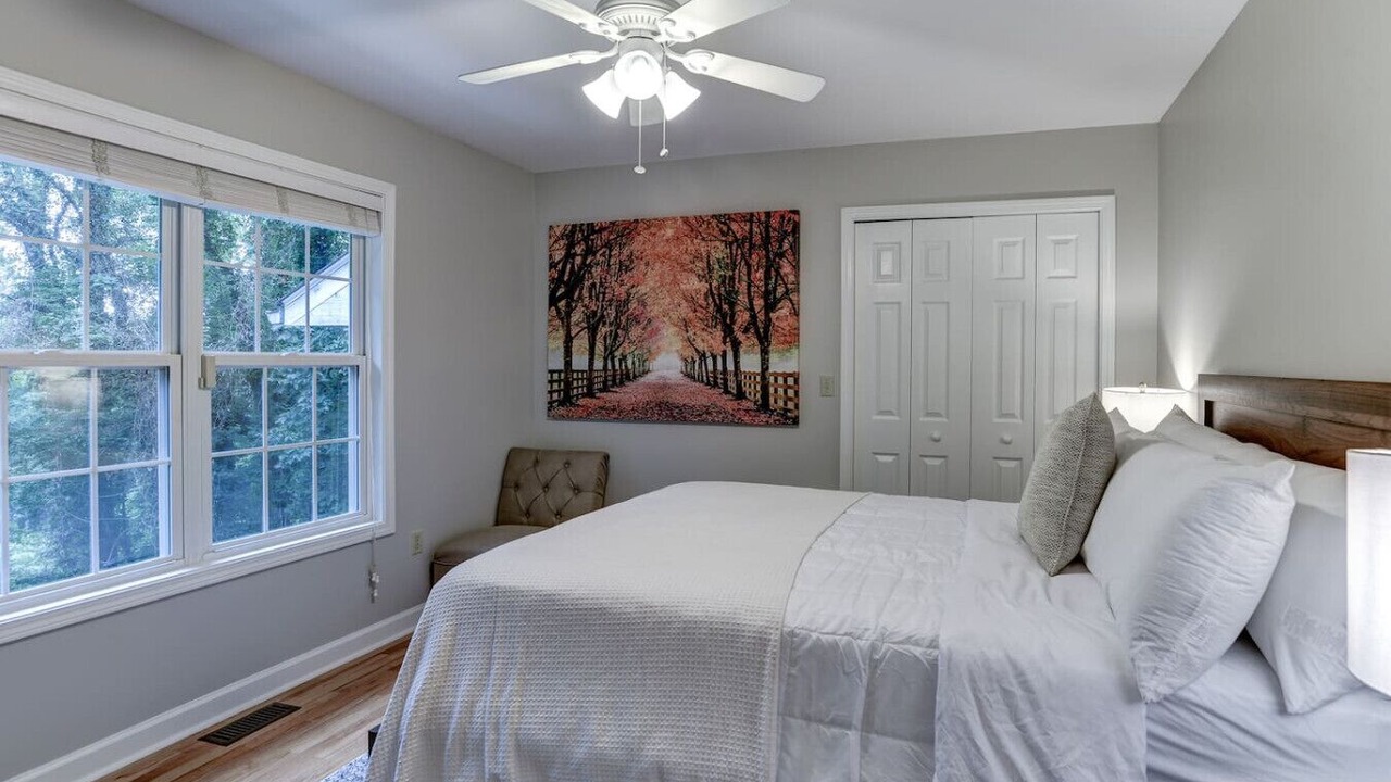 Photo of Bedroom in Skyland