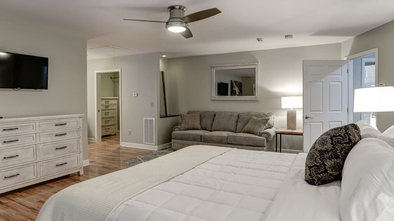 Photo of Bedroom in Skyland