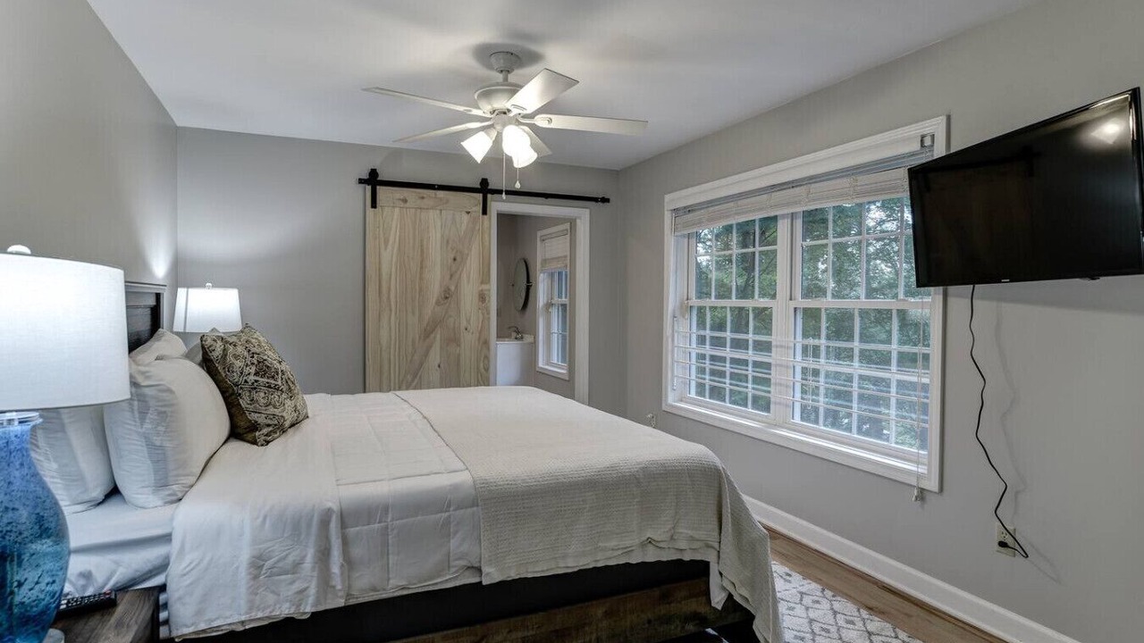 Photo of Bedroom in Skyland